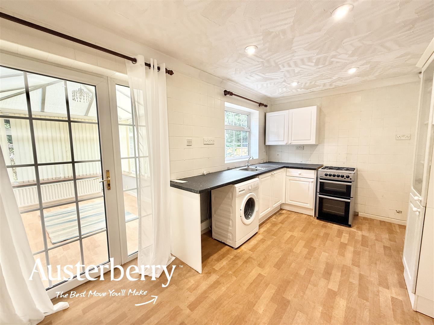 2 bed property in Westacre, Stoke-On-Trent